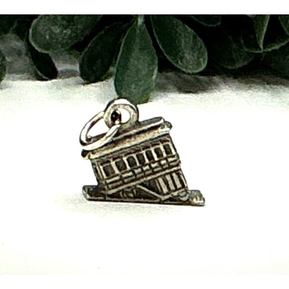 Pewter San Francisco Cable Car Charm Pendant - Picture 5 of 5